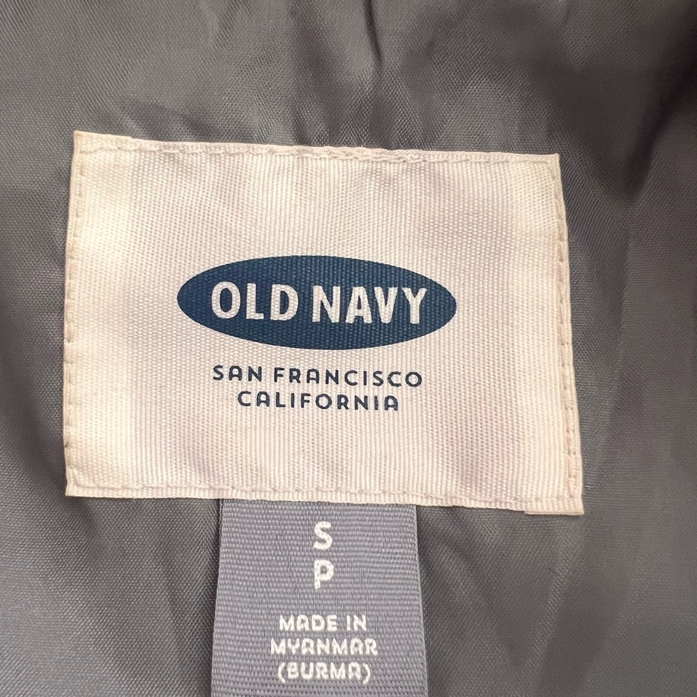 Old Navy Quilted Vest Gray Full Zip with Gold Zipper Pockets Size Small Petite - Picture 5 of 5